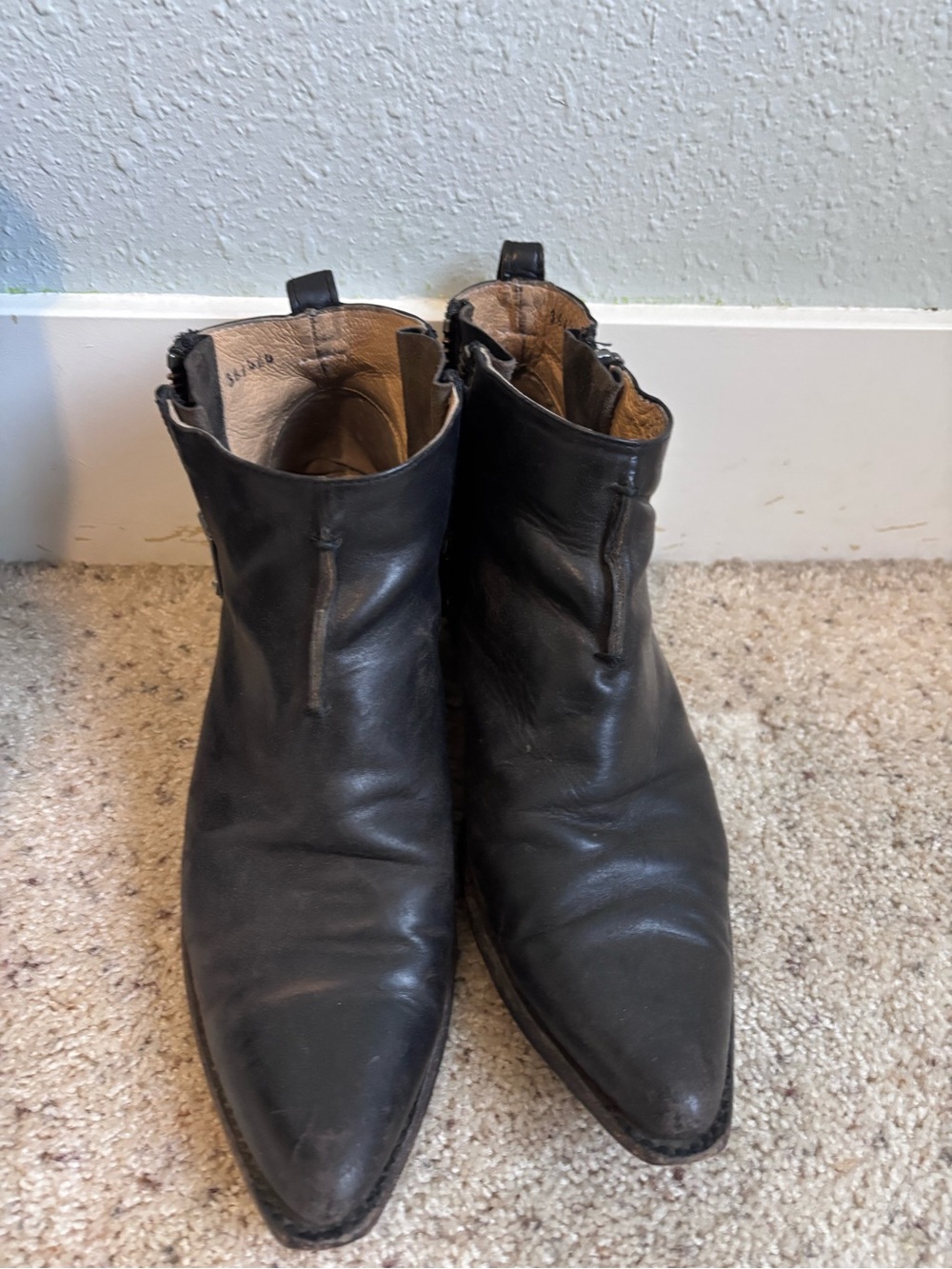 Frye Black Leather womens Pointed Ankle Boots